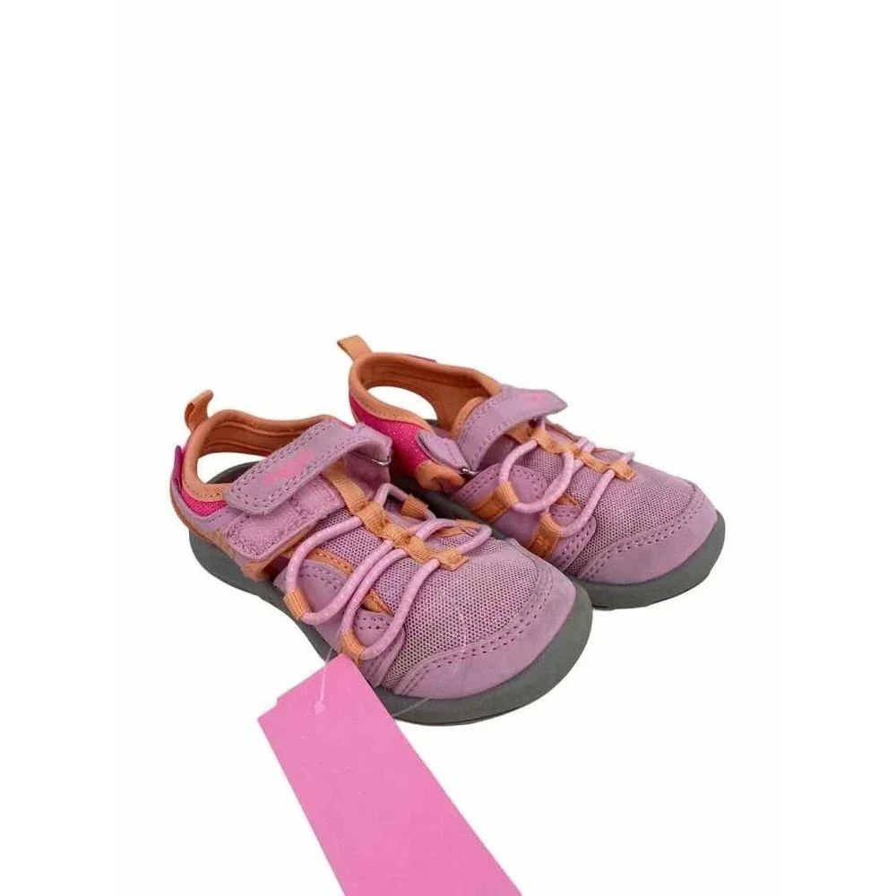 OshKosh Kids Size 7 Sandals
